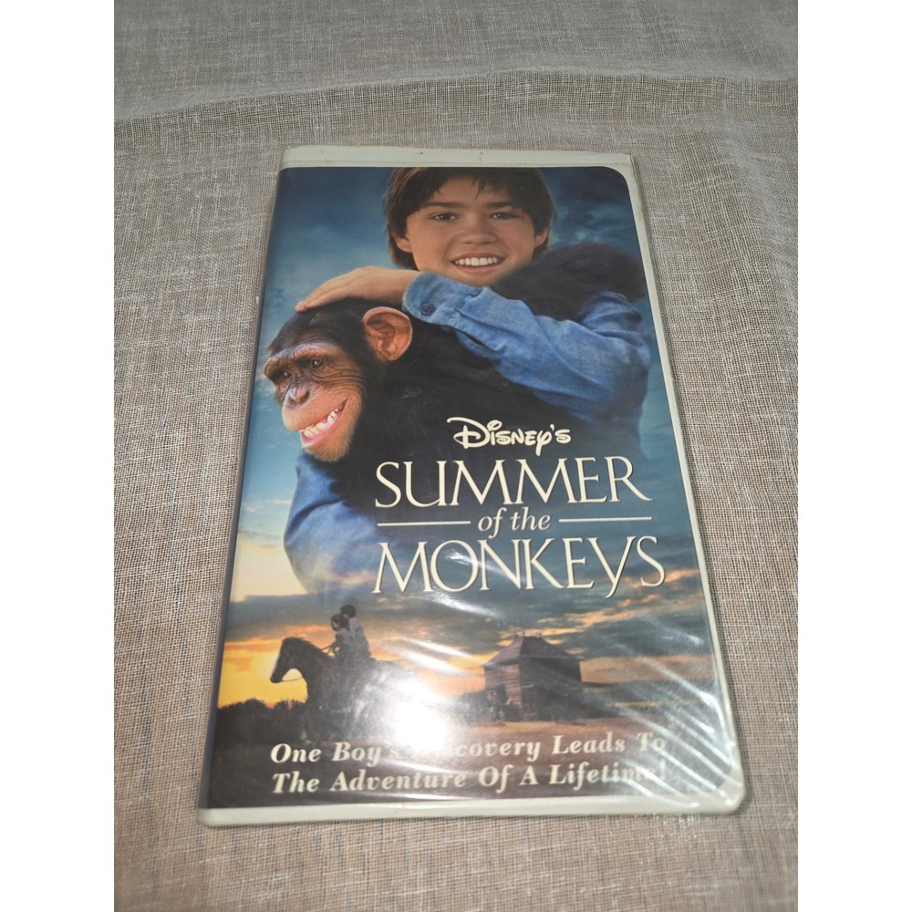 Disney Summer of the Monkeys VHS Movie Wilford Brimley Clamshell Case 1998